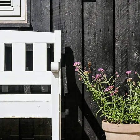 Дом отдыха Danish Summer House Idyll Overlooking Bay *