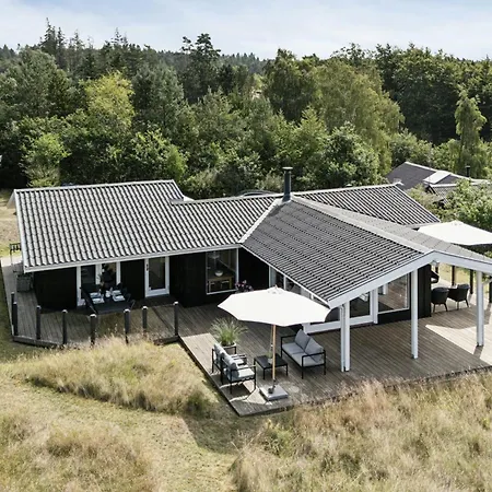 Дом отдыха Danish Summer House Idyll Overlooking Bay