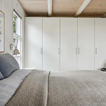 Danish Summer House Idyll Overlooking Bay Эбельтофт