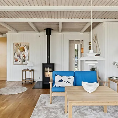 Дом отдыха Danish Summer House Idyll Overlooking Bay Эбельтофт