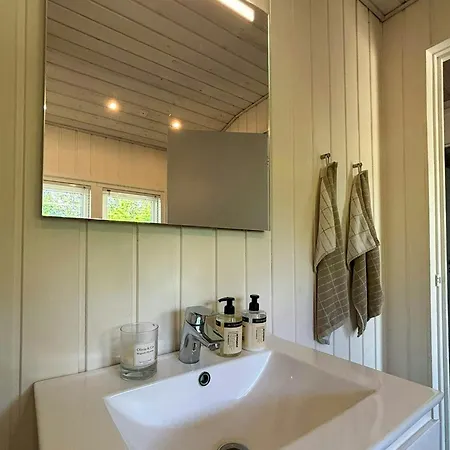 Дом отдыха Danish Summer House Idyll Overlooking Bay