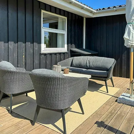 Дом отдыха Danish Summer House Idyll Overlooking Bay Эбельтофт