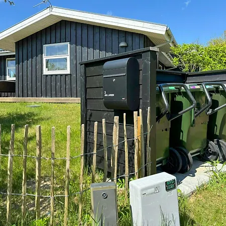 Дом отдыха Danish Summer House Idyll Overlooking Bay Эбельтофт